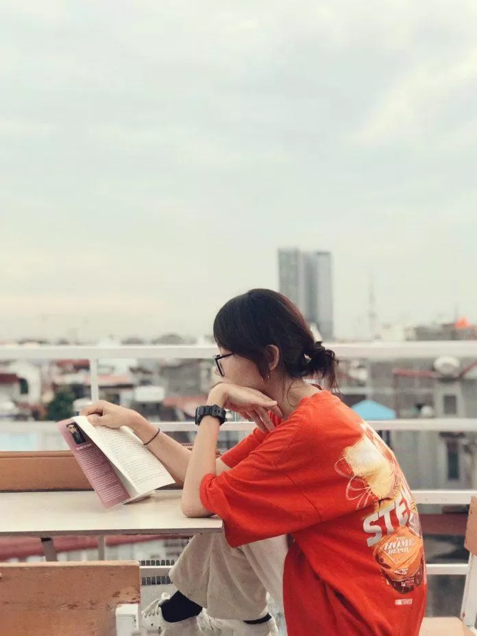Thoải mái thả hồn trong những trang sách (Nguồn: Internet) Thoải mái thả hồn trong những trang sách (Nguồn: Internet)