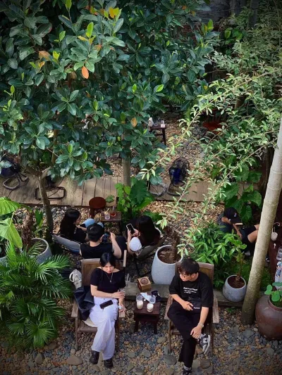 Dễ dàng ''đắm'' trong những câu chuyện (Nguồn: Internet) 6 quán cà phê chill không lối về cho dân Hải Phòng Breathe Rooftop Cafe cà phê caro coffee chill daon coffee Hải Phòng quán cà phê quán cà phê Hải Phòng thông tin thư giãn Tiệm Cafe Nâu top quán cà phê Tree Coffee vòng coffee