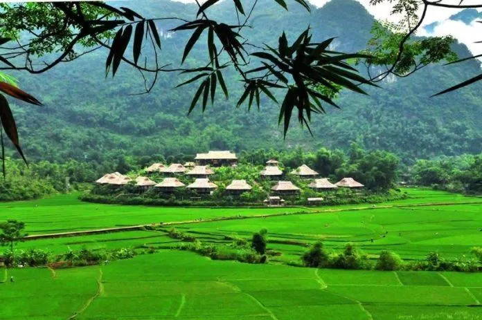 Bản làng Pom Coọng (Ảnh: Internet) Bản làng Pom Coọng (Ảnh: Internet)