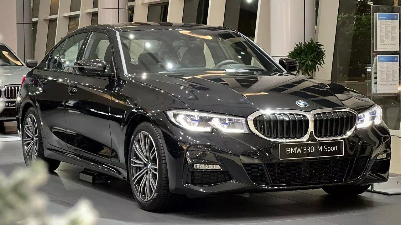 Đánh giá dòng xe BMW 330i M Sport LCI 2023 (ảnh: Internet)