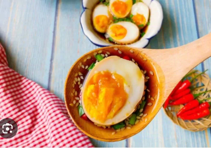 Đổi món cho bữa cơm gia đình với món trứng ngâm nước tương mới lạ, hấp dẫn. (Nguồn: Internet)