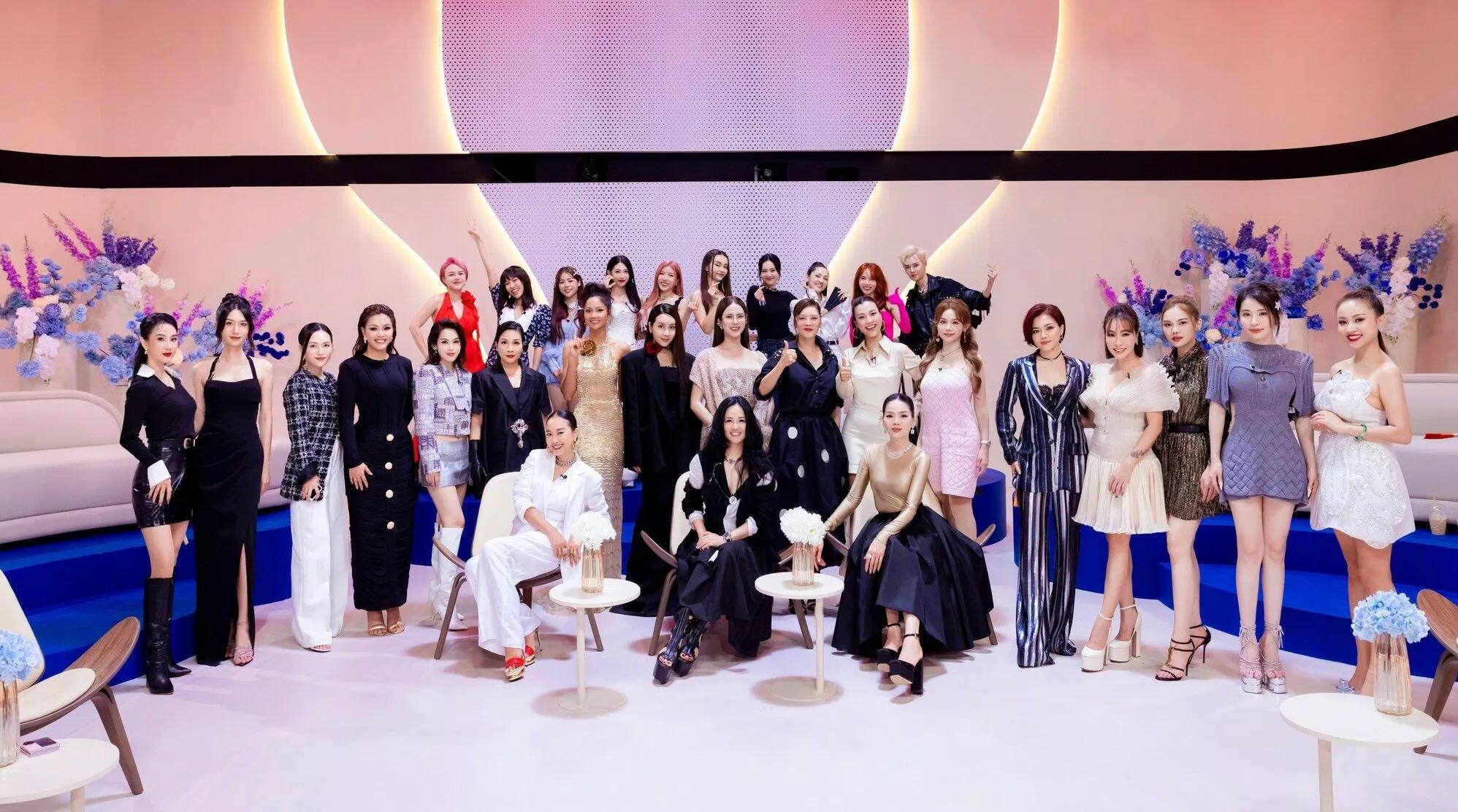 Chị Đẹp Đạp Gió Rẽ Sóng 2023 (Ảnh: Internet) Chị Đẹp Đạp Gió Rẽ Sóng 2023 (Ảnh: Internet)