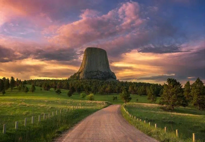 Công viên Các hòa bình Quốc gia Devils Tower - nguồn: Internet Công viên Các hòa bình Quốc gia Devils Tower - nguồn: Internet