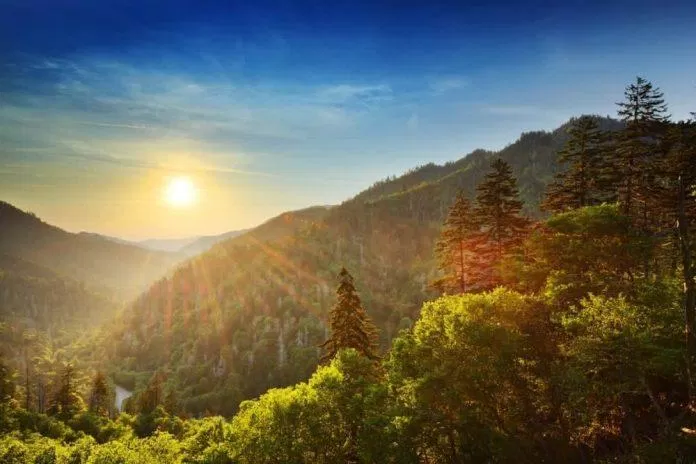 Công viên Quốc gia Great Smoky Mountains - nguồn: Internet Công viên Quốc gia Great Smoky Mountains - nguồn: Internet