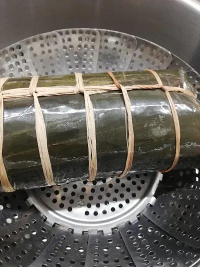 Hấp chín giò bì heo (Ảnh: Facebook)