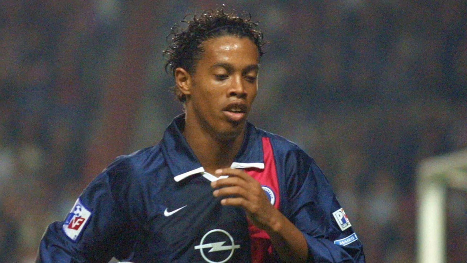 Ronaldinho thời còn khoác áo PSG (Ảnh: Internet)