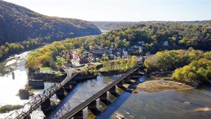 Harper's Ferry National Historical Park (Ảnh: Internet) Khám phá vẻ đẹp hoang sơ và lịch sử độc đáo tại tiểu bang West Virginia nước Mỹ Đại học West Virginia Harper s Ferry National Historical Park Huntington New River Gorge National River Seneca Rocks west virginia West Virginia Penitentiary