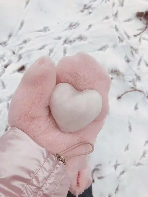 Hình nền trái tim tuyết (Nguồn: internet)