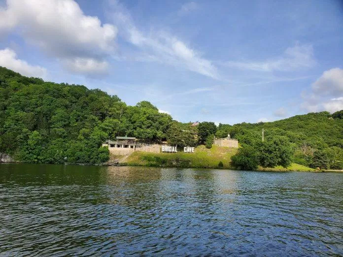 Hồ of the Ozarks - nguồn: Internet Hồ of the Ozarks - nguồn: Internet