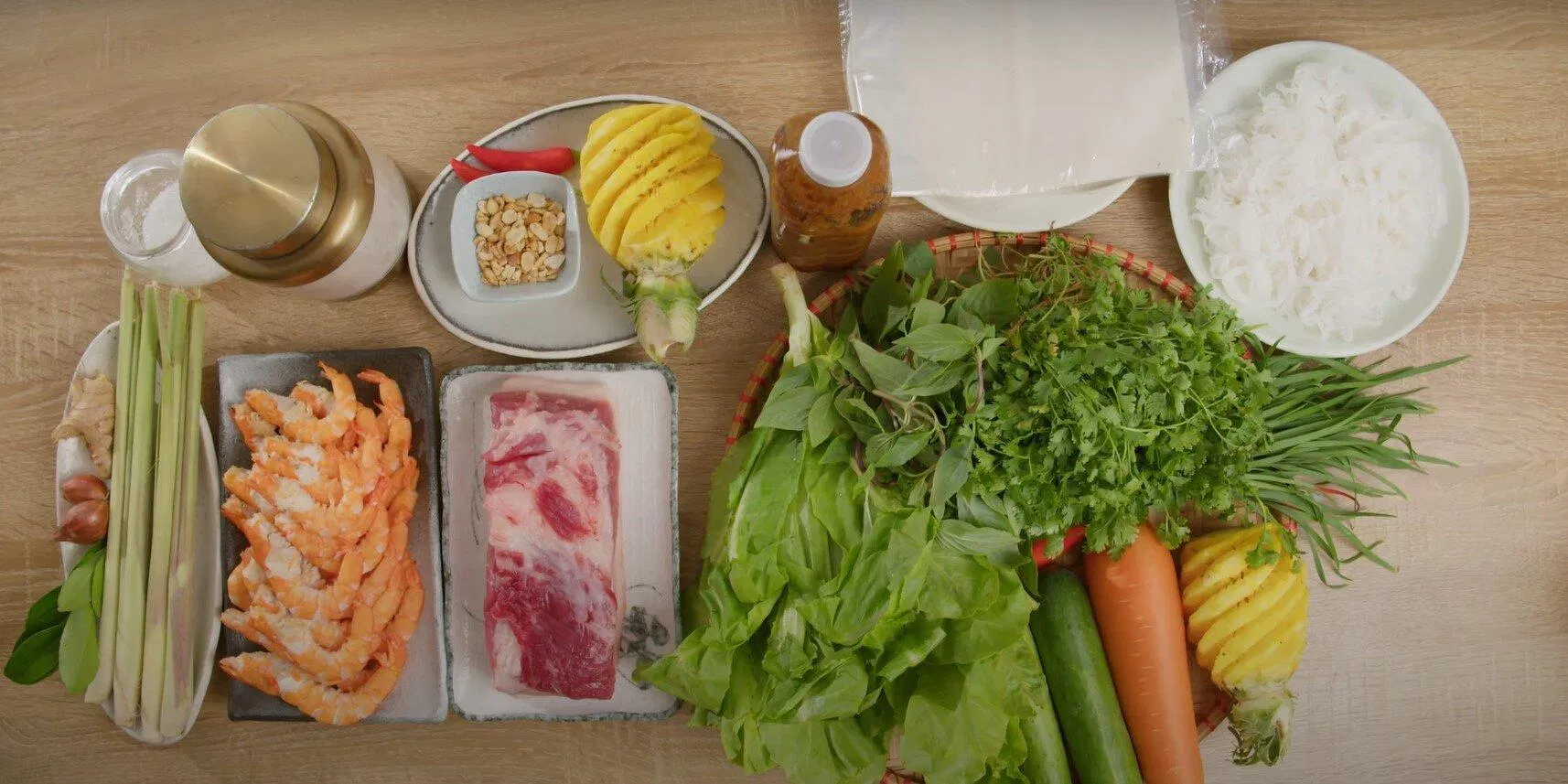Nguyên liệu làm gỏi cuốn. (Nguồn: Cook Béo) Nguyên liệu làm gỏi cuốn. (Nguồn: Cook Béo)