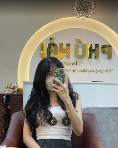 Hình ảnh khách hàng tại salon