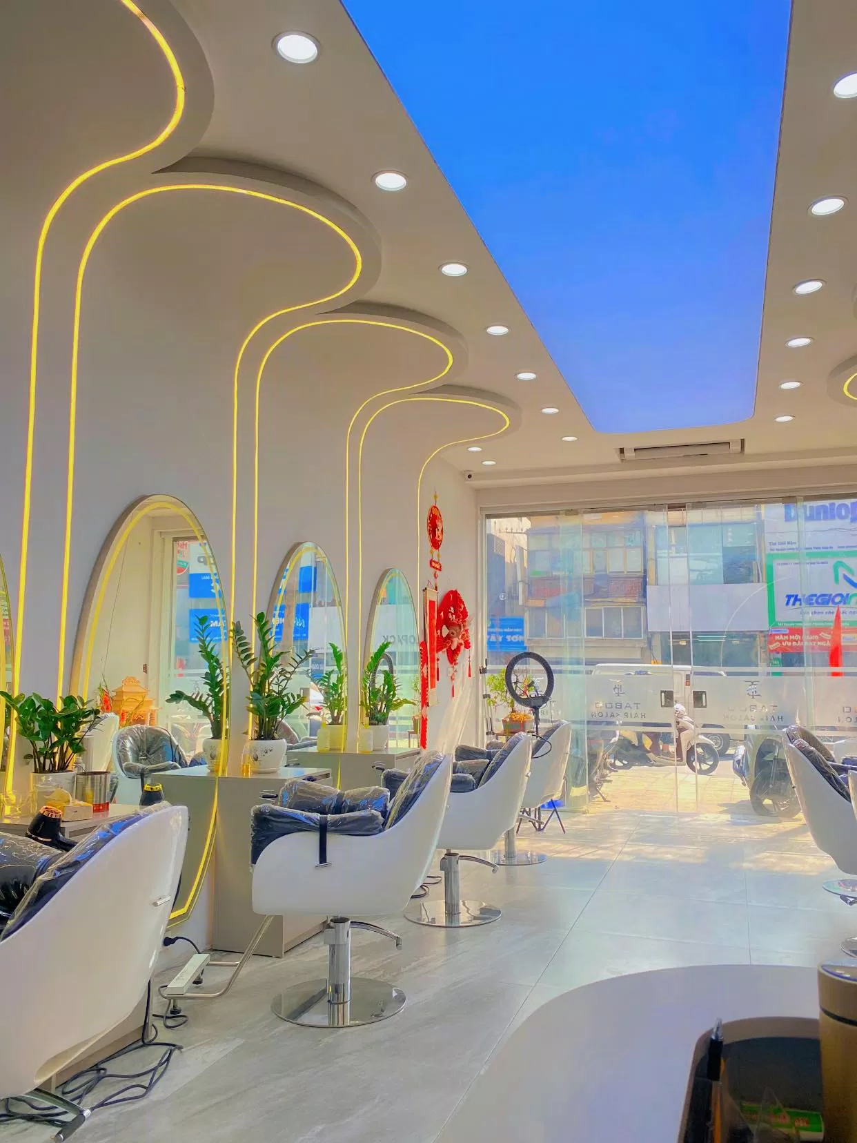 Không gian siêu xinh của TaBoo Hair Salon