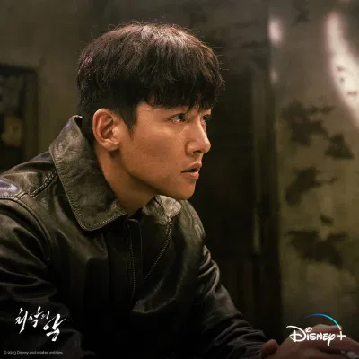 3 tính cách cực hấp dẫn của cảnh sát Park Joon Mo do Ji Chang Wook thủ vai trong phim The Worst Of Evil Im Se Mi Ji Chang Wook Park Joon Mo phim The Worst Of Evil The Worst of Evil Wi Ha joon