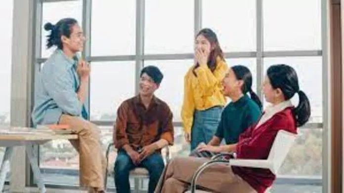 Xây dựng mối quan hệ xã hội từ những bước đơn giản (Nguồn: Internet) Xây dựng mối quan hệ xã hội từ những bước đơn giản (Nguồn: Internet)