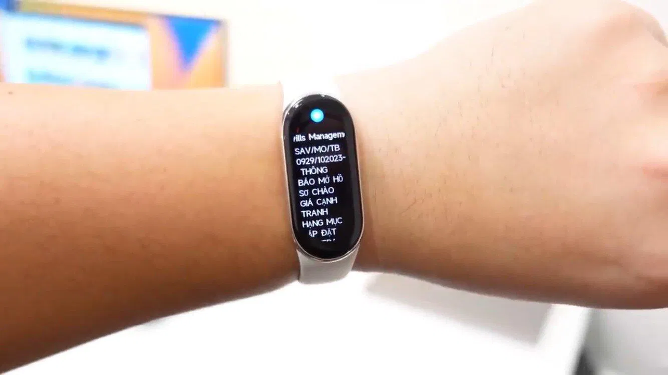 Bạn có thể đọc tin nhắn trên Xiaomi Smart Band 8 mà không cần phải mở điện thoại (Ảnh: Internet) Bạn có thể đọc tin nhắn trên Xiaomi Smart Band 8 mà không cần phải mở điện thoại (Ảnh: Internet)