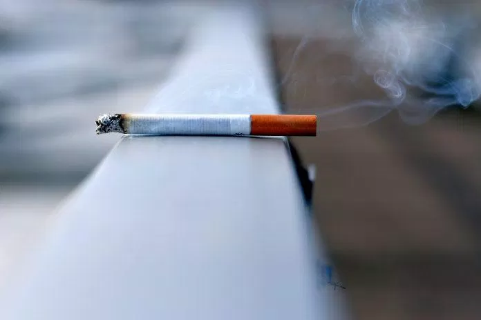 Hút thuốc khiến bạn có nguy cơ mắc bệnh tim mạch đáng kể. (Nguồn: Internet)