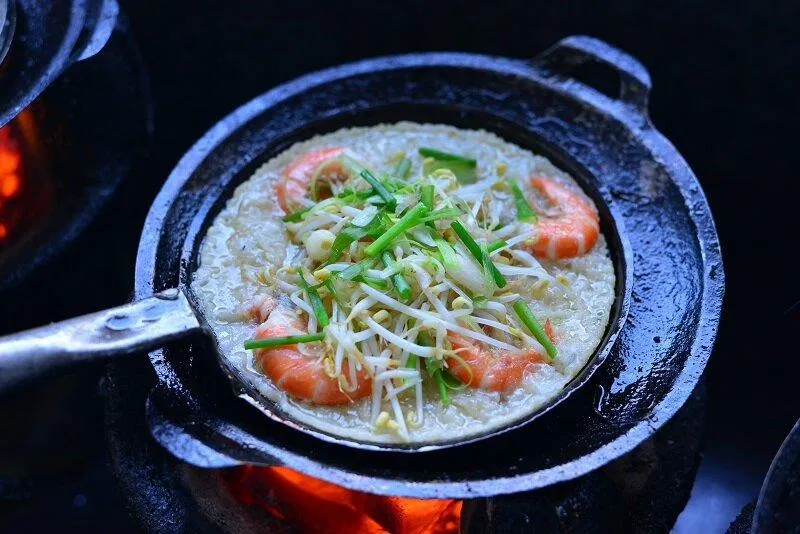 Bánh xèo tôm nhảy. (Ảnh: Internet)