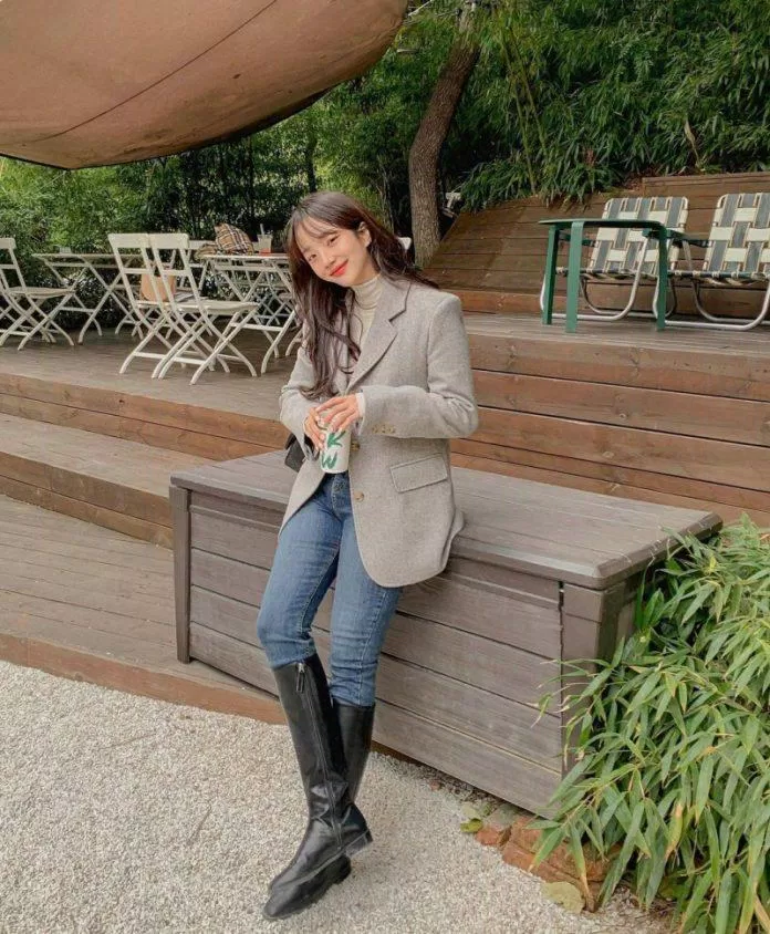 Cardigan dài + boot cao cổ