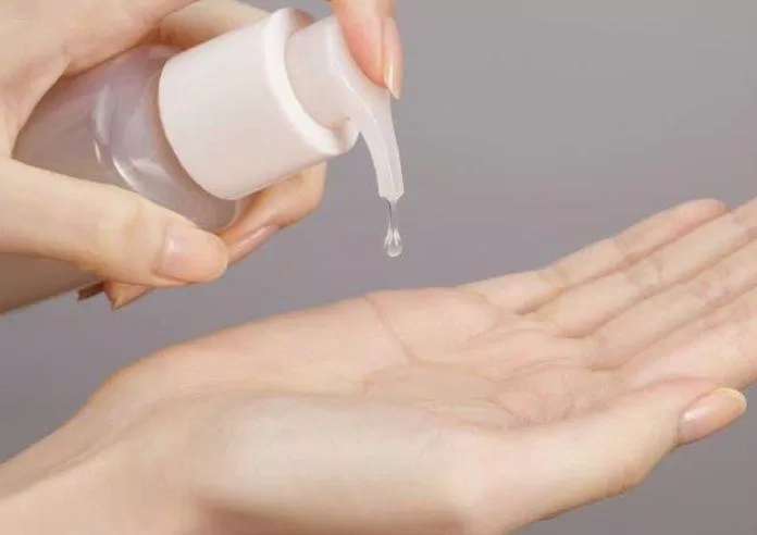 Kết cấu dầu tẩy trang Sulwhasoo Gentle Cleansing Oil sánh, lỏng (Ảnh: Internet). Kết cấu dầu tẩy trang Sulwhasoo Gentle Cleansing Oil sánh, lỏng (Ảnh: Internet).