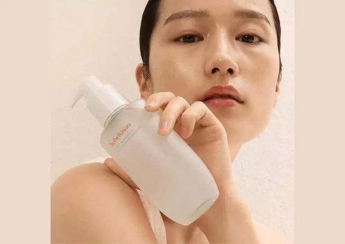 Bảng thành phần của dầu tẩy trang Sulwhasoo Gentle Cleansing Oil chứa nhiều thành phần lành tính (Ảnh: Internet). Bảng thành phần của dầu tẩy trang Sulwhasoo Gentle Cleansing Oil chứa nhiều thành phần lành tính (Ảnh: Internet).