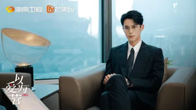 Hình ảnh bá đạo tổng tài của Vương Hạc Đệ nhận được nhiều lời khen (Nguồn: Internet)