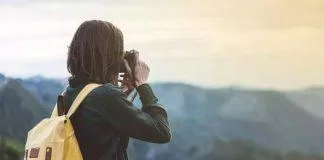 Thật khó để đi chơi xa khi công việc bận rộn (Ảnh: Internet)