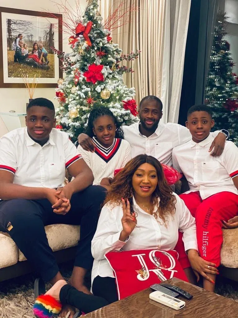 Yaya Toure và gia đình (Ảnh: Internet) Yaya Toure và gia đình (Ảnh: Internet)