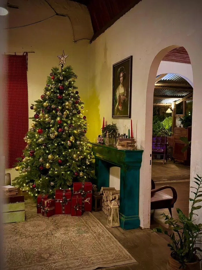 Một góc nhỏ Giáng Sinh ở quán khi đông đến (ảnh: internet)