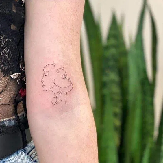 Hình xăm Song Tử độc đáo và sáng tạo (Ảnh: Internet) Hình xăm Song Tử độc đáo và sáng tạo (Ảnh: Internet)