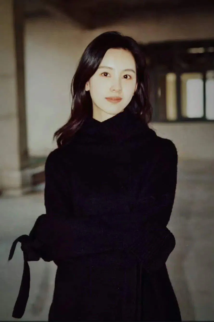 Tính cách quật cường, quả quyết trái ngược với vẻ đẹp ngọt ngào, mỏng manh (Nguồn: Internet)