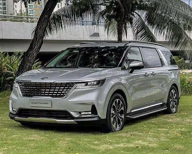 KIA Carnival Luxury (Ảnh: Internet)