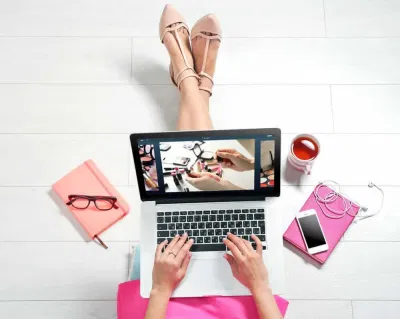 Nhiều rủi ro tiềm ẩn trong việc mua mỹ phẩm online (Nguồn: Internet) Nhiều rủi ro tiềm ẩn trong việc mua mỹ phẩm online (Nguồn: Internet)