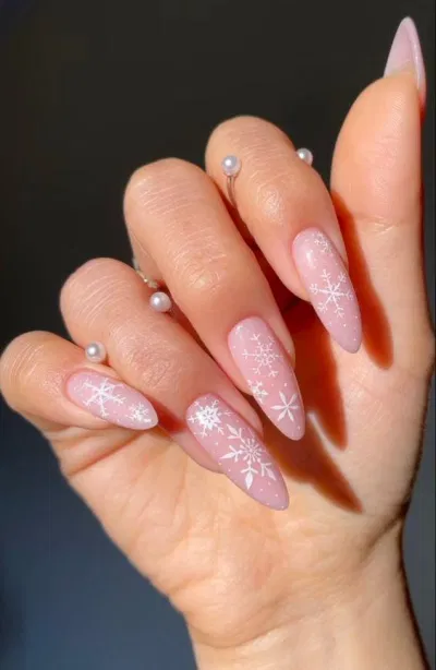 Móng dài nhọn tròn tinh tế Móng dài nhọn tròn tinh tế