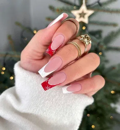 Mẫu nail noel màu đỏ