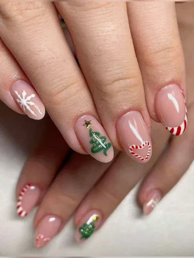 Mẫu nail noel đơn giản thanh lịch