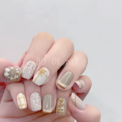 Phối nhũ vàng cùng màu trắng sữa lạ mắt Phối nhũ vàng cùng màu trắng sữa lạ mắt