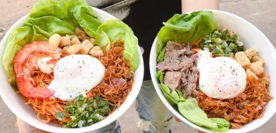 Mì trộn tóp mỡ trứng lòng đào. (Ảnh: Internet)