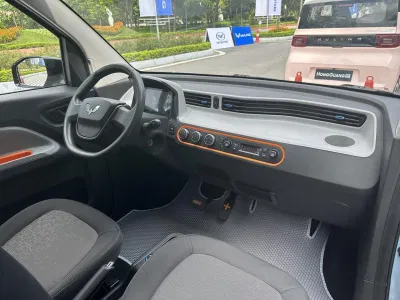 Nội thất xe điện Hongguang Mini EV (Ảnh: Internet) Nội thất xe điện Hongguang Mini EV (Ảnh: Internet)