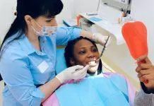 Bạn nên đến nha sĩ khoảng sáu tháng một lần để kiểm tra và làm sạch răng. (Nguồn: Internet)