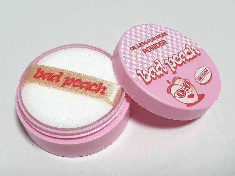 Phấn phủ kiềm dầu Bad Peach Baby Glow