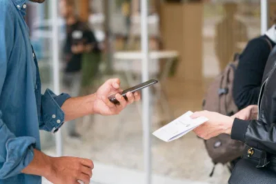 Cẩn thận khi quét mã QR do người khác cung cấp (Ảnh: Internet) Cẩn thận khi quét mã QR do người khác cung cấp (Ảnh: Internet)