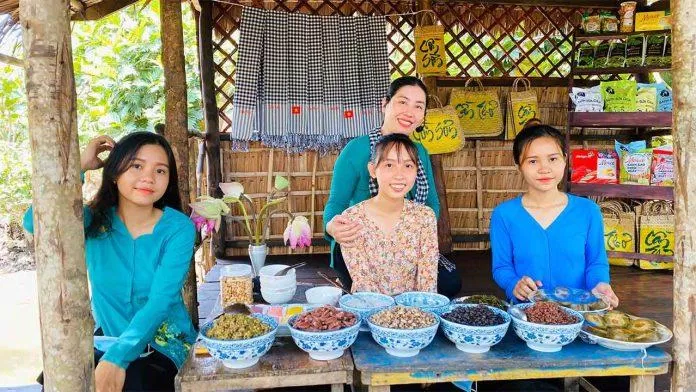 Các điểm dừng chân dọc đường đi níu chân du khách. Ảnh: internet Các điểm dừng chân dọc đường đi níu chân du khách. Ảnh: internet