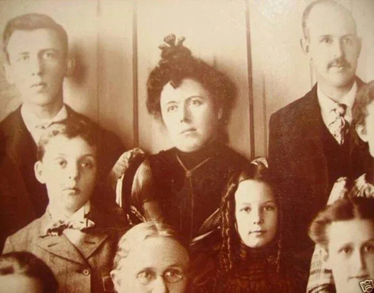 Lịch sử có những chi tiết cực kì đáng sợ mà chẳng mấy ai biết (Ảnh: Internet)