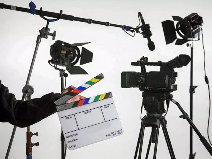 Chọn thiết bị quay video cũng là một yếu tố rất quan trọng trong việc xây dựng video (Ảnh: Internet)