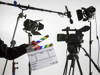 Chọn thiết bị quay video cũng là một yếu tố rất quan trọng trong việc xây dựng video (Ảnh: Internet)