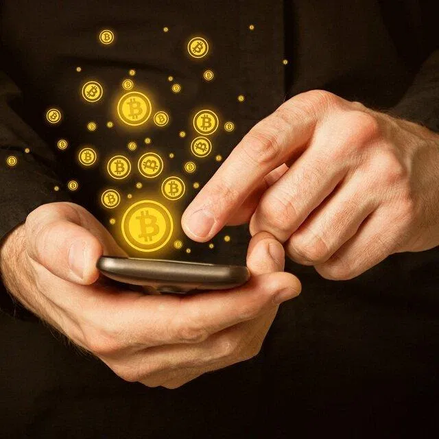 Có thể giao dịch tiền điện tử thông qua tin nhắn SMS (Ảnh: Internet) Có thể giao dịch tiền điện tử thông qua tin nhắn SMS (Ảnh: Internet)