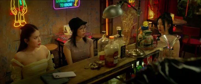 Cảnh trong phim Trên bàn nhậu dưới bàn mưu phim chiếu rạp tháng 12.(Ảnh:Internet)