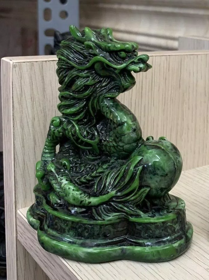 Vật phẩm phong thủy để bàn làm việc để dễ thăng chức, tăng lương (Ảnh: Internet)