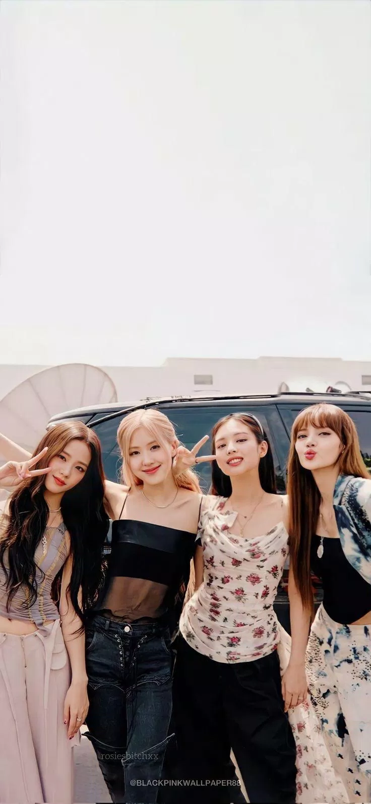 Về phần 3 thành viên còn lại của BLACKPINK từ Jisoo, Jennie đến Rosé đều trở thành tâm điểm chú ý.