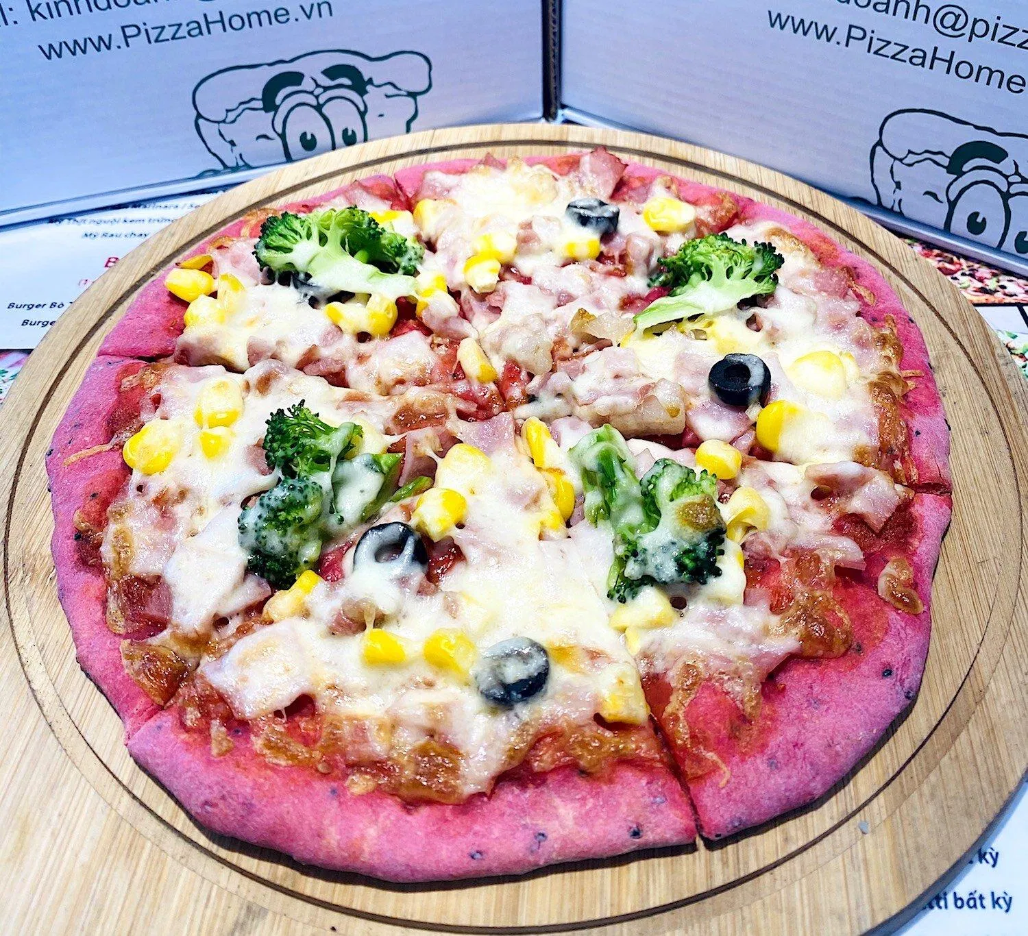 Pizza thanh long lạ miệng cực ngon (Ảnh: Internet) Pizza thanh long lạ miệng cực ngon (Ảnh: Internet)